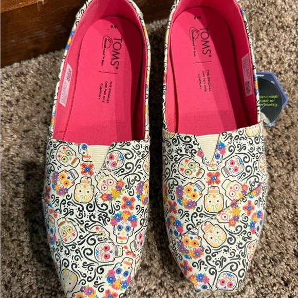 Toms Multicolor and Black Patterned Flats - Picture 2 of 5